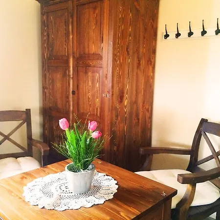 Siedlisko Nad Miedwiem Bed & Breakfast 3*